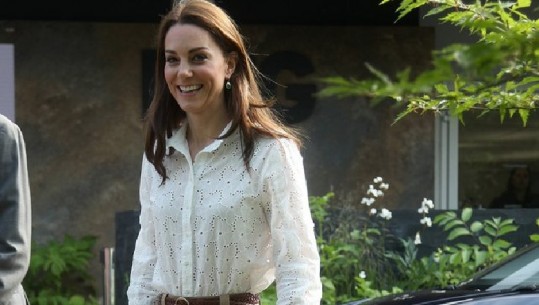 Kate Middleton krijon kombinimin komod të verës (FOTO)