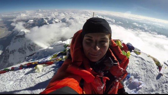 Vajza shqiptare nga Kosova që 'pushtoi' malin Everest, njihuni me historinë e Arineta Mulës
