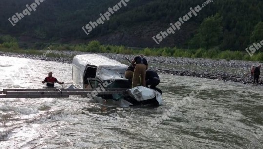 Policia jep njoftimin: Shoferi i furgonit që ra në lumin Shkumbin ishte i dehur