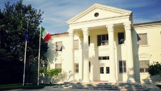 Ambasada italiane: Shmangni grumbullimet në qendër