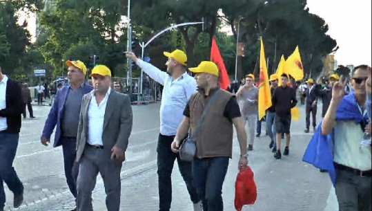 Partia e Legalitetit zbret në 'sheshin' e protestës me 10 përfaqësues (VIDEO)