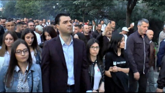 Basha del nga selia, marshim drejt kryeministrisë me të rinjtë e FRPD-së (VIDEO)