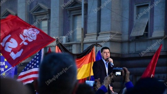 Pas kritikave të CDU/CSU, opozita shpalos në protestë flamurin gjerman
