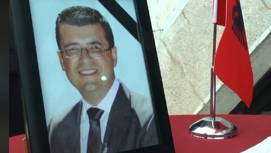 Humbi jetën nga një aksident tragjik në Rumani, përcillet për në banesën e fundit polici shqiptar