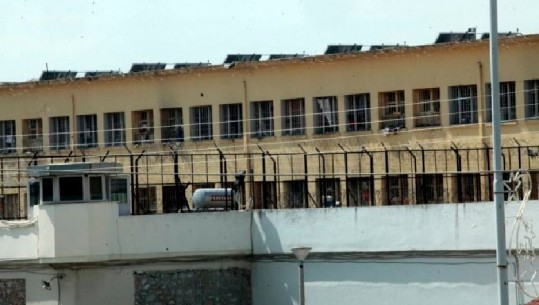 Shqiptarët përleshen brenda burgut famëkeq Koridallos në Greqi