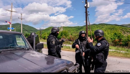 Vijon operacioni në Mitrovicë, arrestohen dy policë, Vuçiç sulmon KFOR-in