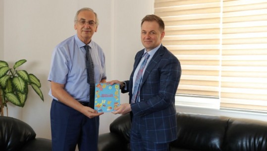 Ambasadori Gazheli propozon lidhjen e katedrës së gjuhës shqipe në Turqi me Universitetin e Kalabrisë