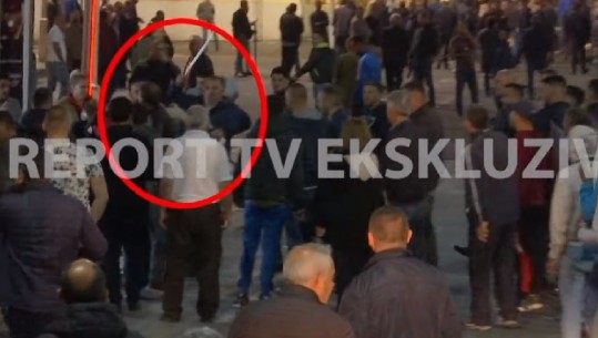 Protestuesit me shufra hekuri plagosin truprojën e Berishës dhe djalin, VIDEO zbulon blofin e ish-kryeministrit