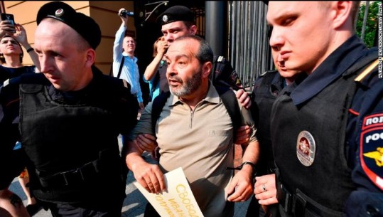 Arrestohet në Rusi gazetari investigativ, u akuzua për shitje droge