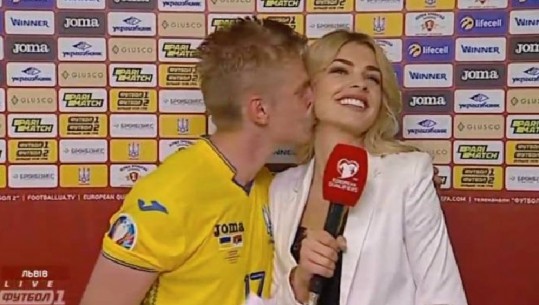 Nuk i rezitoi dot gazetares, futbollisti i Manchester City-t e puth gjatë intervistës (VIDEO)