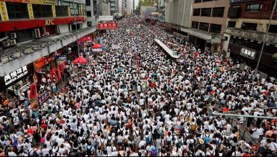 Aktivistët paralajmërojnë protesta të dhunshme në Hong Kong