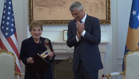 Hashim Thaçi nderon Albright dhe Clark me 'Çmimin e Lirisë' (VIDEO)