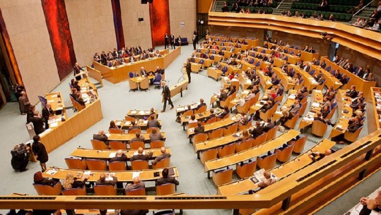 DETAJET: Parlamenti holandez rrëzon mocionin e mikut të Bashës për bllokimin e negociatave me Shqipërinë dhe Maqedonisë së Veriut