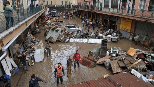 Italia e veriut goditet nga stuhi dhe reshje masive, evakuohen qindra banorë