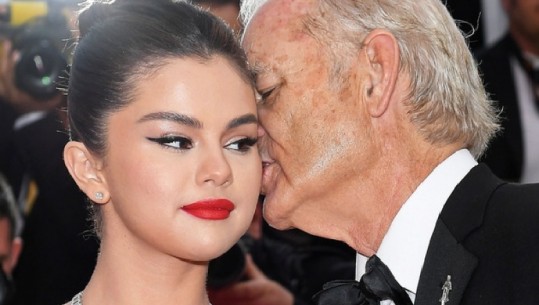 Selena Gomez tregon çfarë i pëshpëriti 68-vjeçari në vesh, nuk është aspak e zakontë (FOTO)