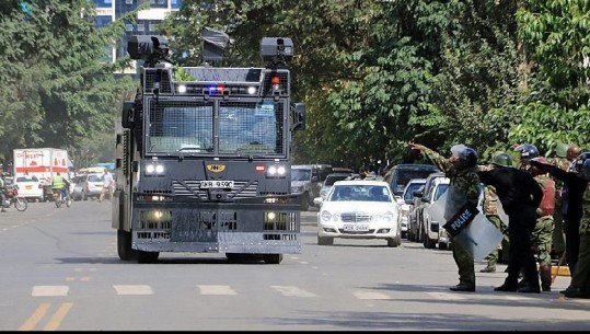  Bomba në anë të rrugës vret oficerët e policisë keniane pranë kufirit somalez