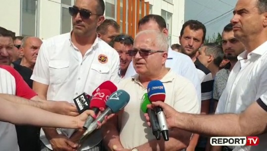 Burgosja e dy kryetarëve të PD-së në Elbasan, Spaho kërcënon: Shënim emrin e komisarit dhe Prokurorit, do të përgjigjen (VIDEO)