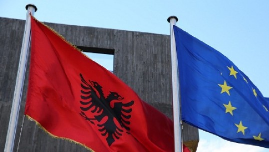 Negociata me BE/Gjysma e shqiptarëve mendojnë se Shqipëria do integrohet pas 10 vitesh ose më shumë