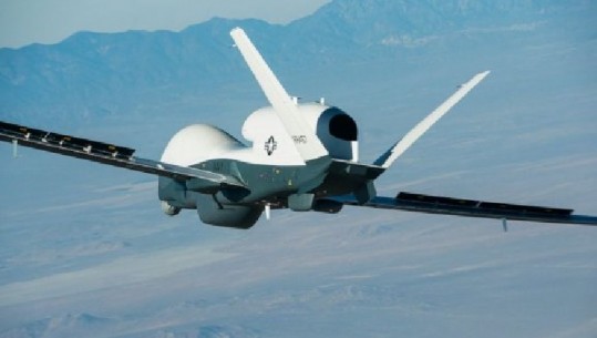 Irani rrëzon një dron spiun amerikan (VIDEO)