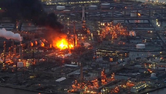 Filadelfia, shpërthen rafineria e benzinës