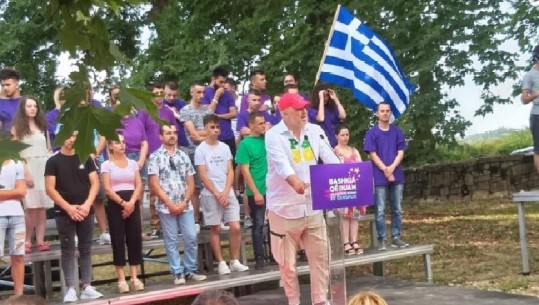 Rama sqaron praninë e flamurit grek në zonën minoritare të Finiqit