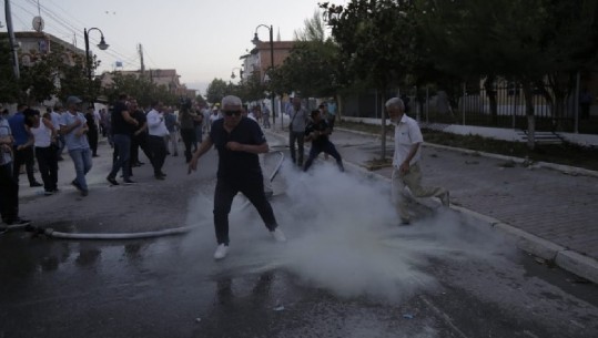 Sulmuan KZAZ-në e Kavajës/ Burg për dy protestuesit e PD-së, 2 punonjësit e bashkisë 'detyrim paraqitje'