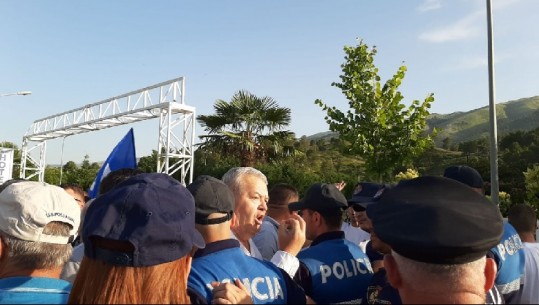Tentoi t'i bllokonte rrugën Ramës në Gjirokastër, shoqërohet në Polici Dasho Aliko