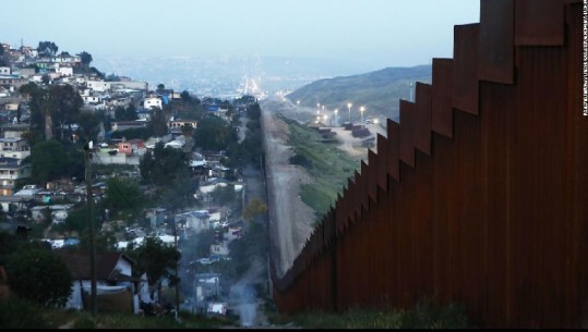 Meksika dërgon 15,000 trupa në kufirin amerikan