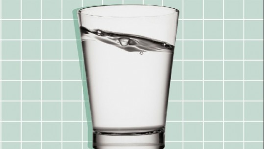 Me siguri nuk pini mjaftueshëm ujë! Dy mënyra të thjeshta për të kontrolluar dehidratimin 