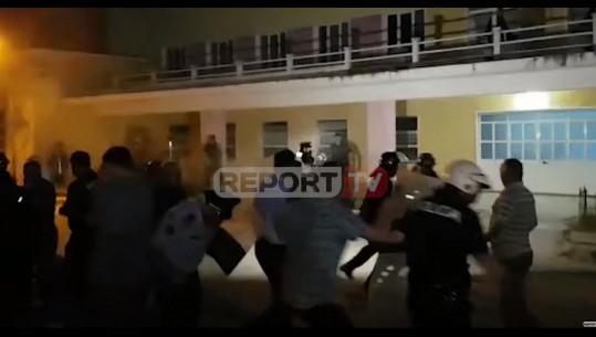 Përplasja në Dibër, lëndohen 15 protestues dhe 6 policë