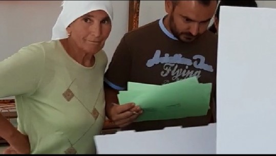 Në Sarandë votime të qeta, në Finiq disa raste të votimit kolektiv për shkak të moshës së votuesve (VIDEO)