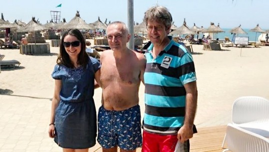 Meta në plazh me dy vëzhguesit e huaj të zgjedhjeve. Ironizon Ramën: Kam humbur shumë ditë pushimi