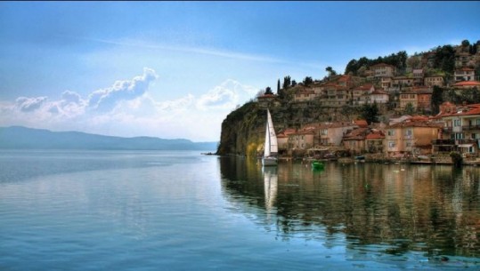 Liqeni i Ohrit 'i tëri' në UNESCO, një vlerë e shtuar për Pogradecin dhe Shqipërinë