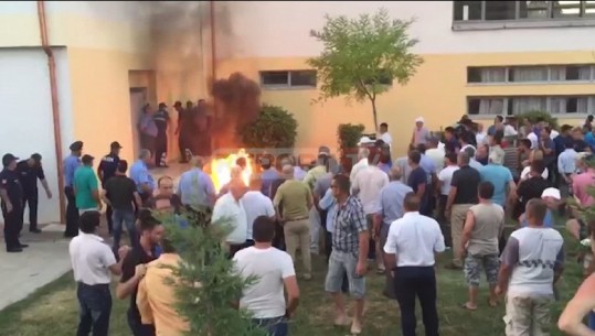 Momenti i sulmit të KZAZ-së në Vaun e Dejës dhe përplasja e militantëve me policinë (VIDEO)