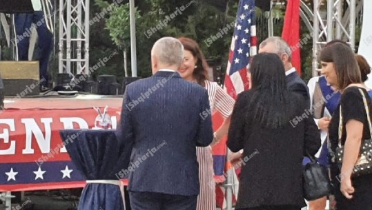 Meta dhe Ruçi bashkë në resht të parë, ambasadorja e SHBA i përmend Kushtetutën (FOTO+VIDEO)