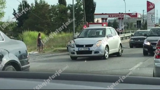 Elbasan/ 3 makina përfshihen në aksident, plagosen dy persona (VIDEO)