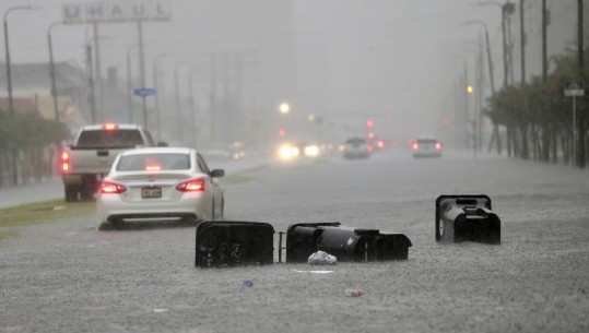 “Barry” alarmon SHBA, stuhia tropikale goditi brigjet e Luizianës (VIDEO)
