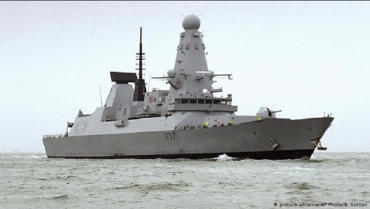 Britania e Madhe dërgon anije lufte në Gjirin Persik