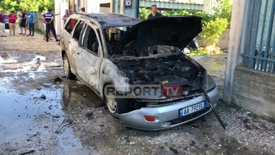 Makina shpërthen në flakë para banesës dhe shkrumbohet, panik në Fier (VIDEO)