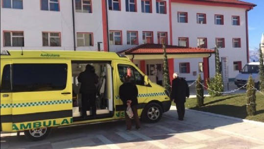  U vonua ambulanca? Spitali i Fierit nxjerr blof Berishën për denoncimin e tij