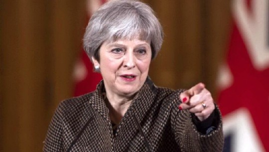 Lamtumira e Theresa May me sulme të adresuara për Donald Trump