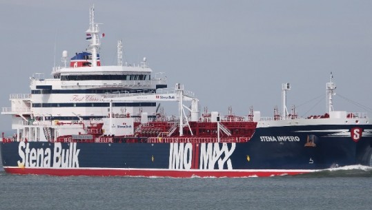 Kulmojnë tensionet në Gjirin Persik, Irani rrëmben një anije naftëmbajëse britanike (VIDEO)