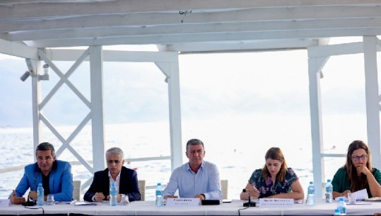 Sezoni turistik/ Ministrat mbledhin Task Forcën e Turizmit në Vlorë: Problemet zgjidhje imediate ose ndëshkime