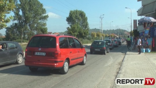 Sezoni veror/ Akset më ploblematike në Durrës që duhet të shmangni, Policia- shoferëve: Respektoni sinjalistikën (VIDEO)