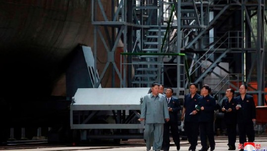 Korea e Veriut, Kim i dërgon mesazhe me nëndetëse SHBA 