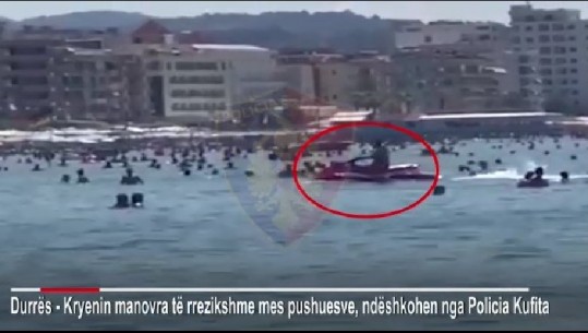 Manovra të rrezikshme mes pushuesve në det, bllokohen dy motorë uji në Durrës (VIDEO)