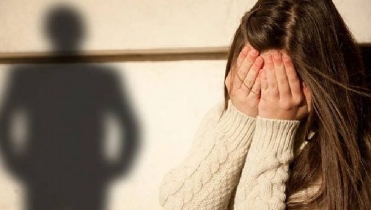 Abuzoi seksualisht një të mitur, policia vë në pranga 20 vjeçarin