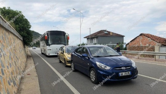 Aksident zinxhir në aksin Pogradec-Qafë Thanë, përplaset edhe autobusi i linjës Shqipëri-Greqi (VIDEO)