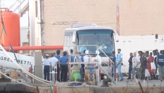 Itali, anija Gregoretti bllokohet në Siçili me 116 emigrantë në bord
