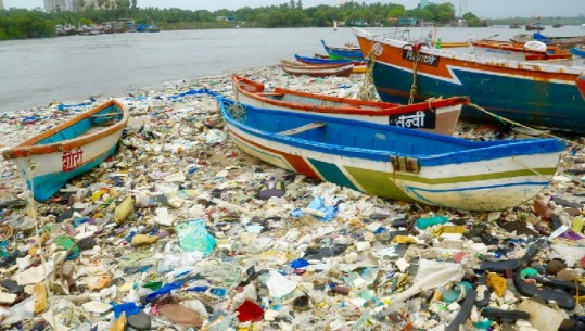 Udhëtim 2 vjetor, 300 vajza dhe gra për të pastruar oqeanet nga plastika (FOTO)